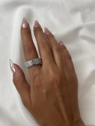 טבעת שיבוץ אבן לבנה