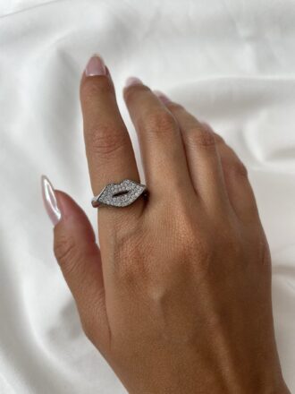 טבעת שפתיים